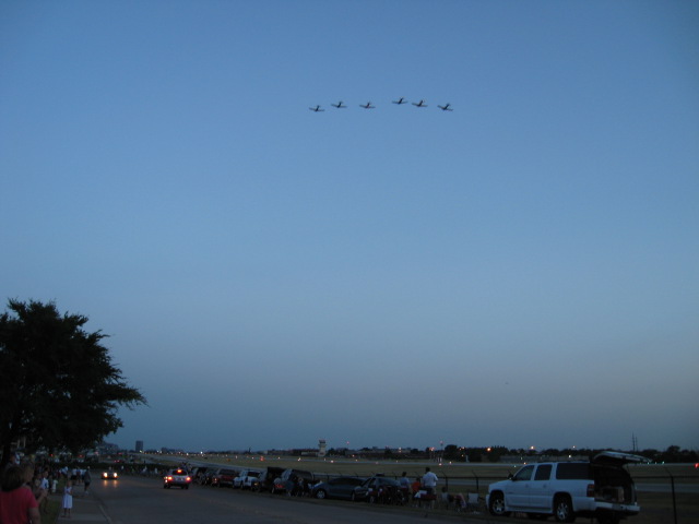 617x456 pixels (49K)